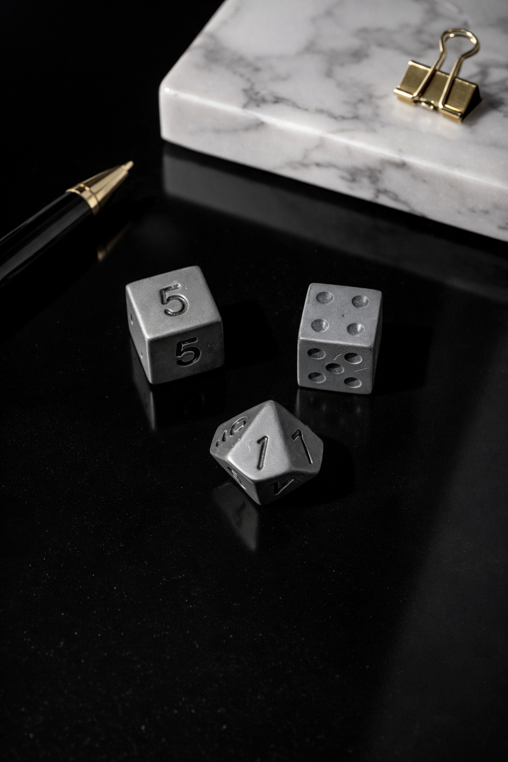 Minimalist Premium Dice Set – Black Matte Finish